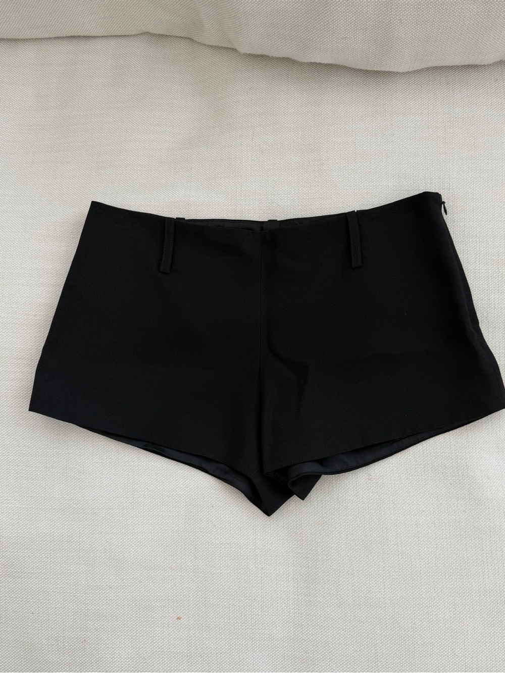 GAUGE81 Amalia Black Tailored Mini Shorts EU 36 US 4